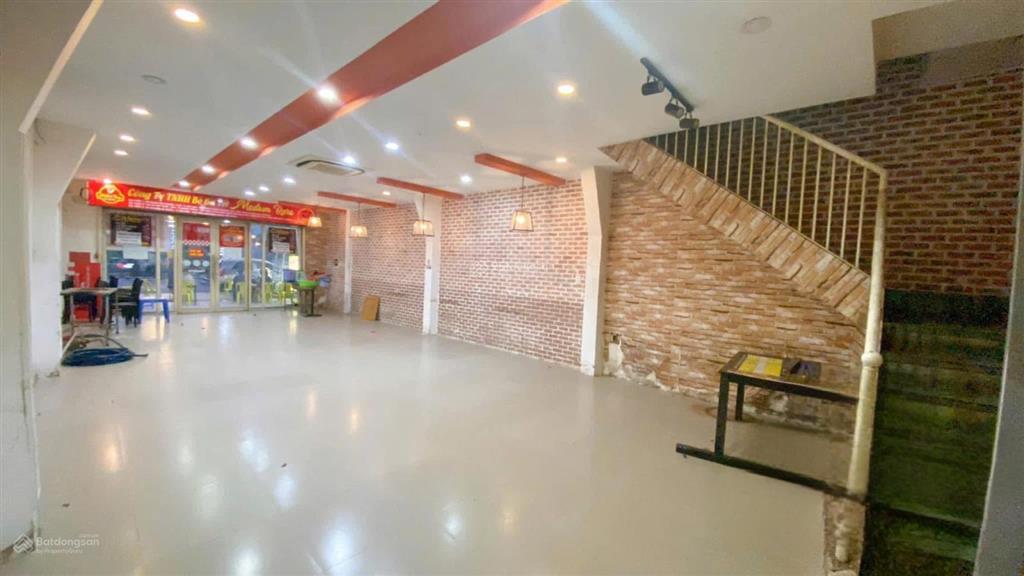 Cho thuê nhà mặt tiền hà huy giáp gần vòng xoay biên hùng