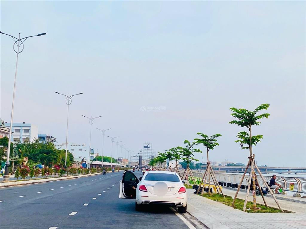 Bán nhà nghỉ 12 phòng ngay sát đường bờ kè mới phường bửu long