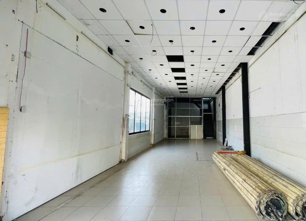 Cho thuê nhà 2 mặt tiền  đường cách mạng tháng tám gần chợ biên hòa, 88m2 22tr, mặt tiền gần 5m