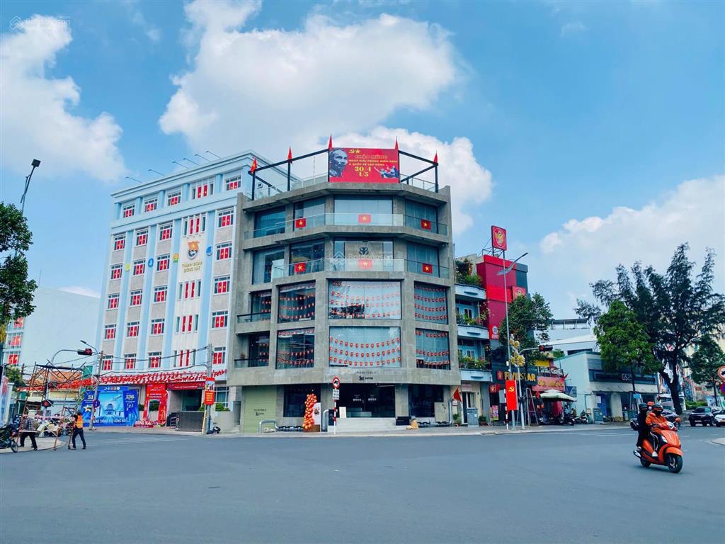 Bán căn nhà vườn ngang 10 mét, dt 404m2  mặt tiền đường võ thị sáu  biên hòa, xây vp, khách sạn