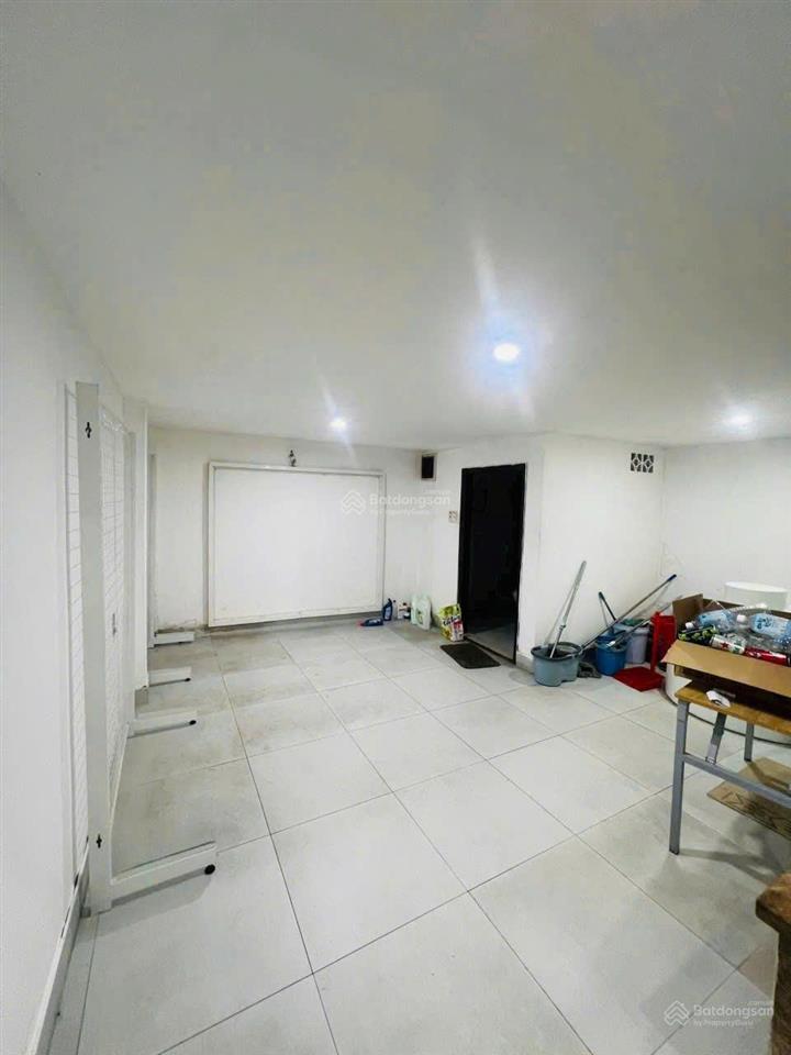 Cho thuê nhà 1 trệt 2 lầu mặt tiền đường 30/04 ngay vòng xoay biên hùng. p. trấn biên