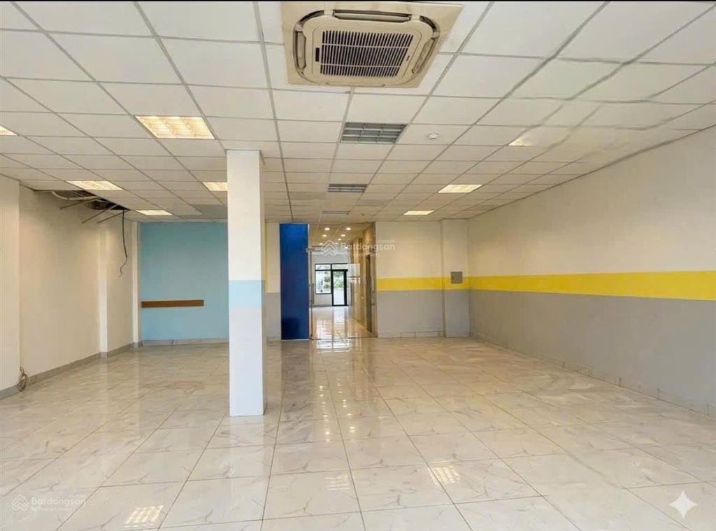 Cho thuê tòa nhà mặt tiền đồng khởi  tam hiệp  8.4x24m  hầm xe, thang máy