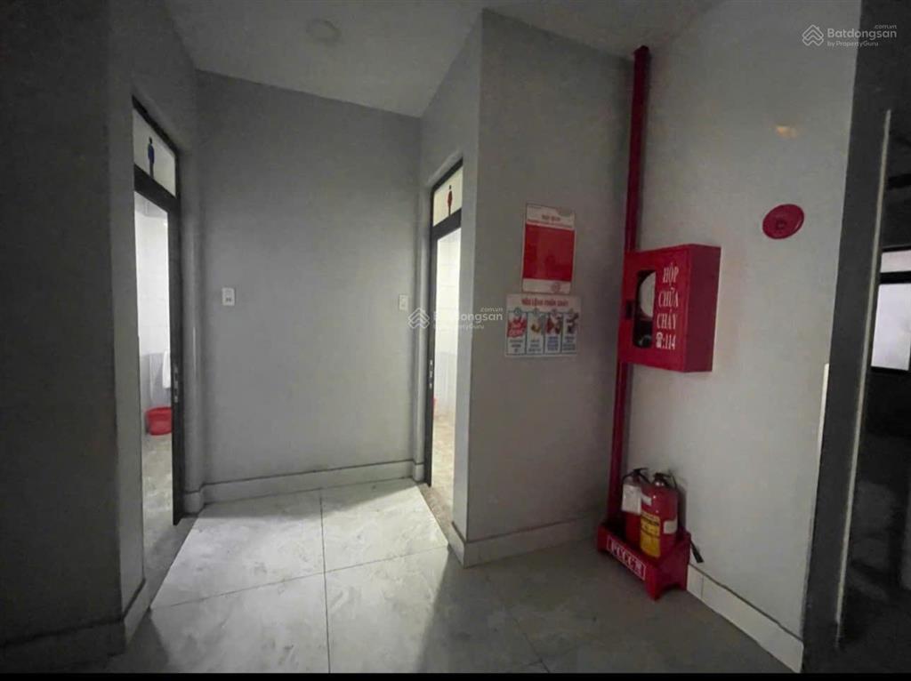 Cho thuê tòa nhà mặt tiền đồng khởi  tam hiệp  8.4x24m  hầm xe, thang máy