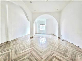 Cho thuê mặt bằng võ thị 6. gần ngã tư vincom.  e 0906 694 ***