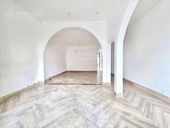 Cho thuê mặt bằng võ thị 6. gần ngã tư vincom.  e 0906 694 ***