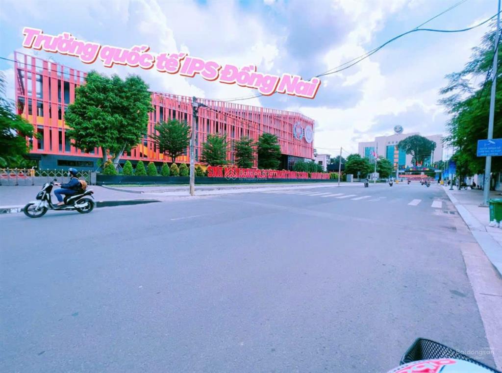 Bán nhà mặt tiền vip đường 30/4 vòng xoay biên hùngubnd tp.đồng nai, 97m², 12,5 tỷ, 0906 694 ***