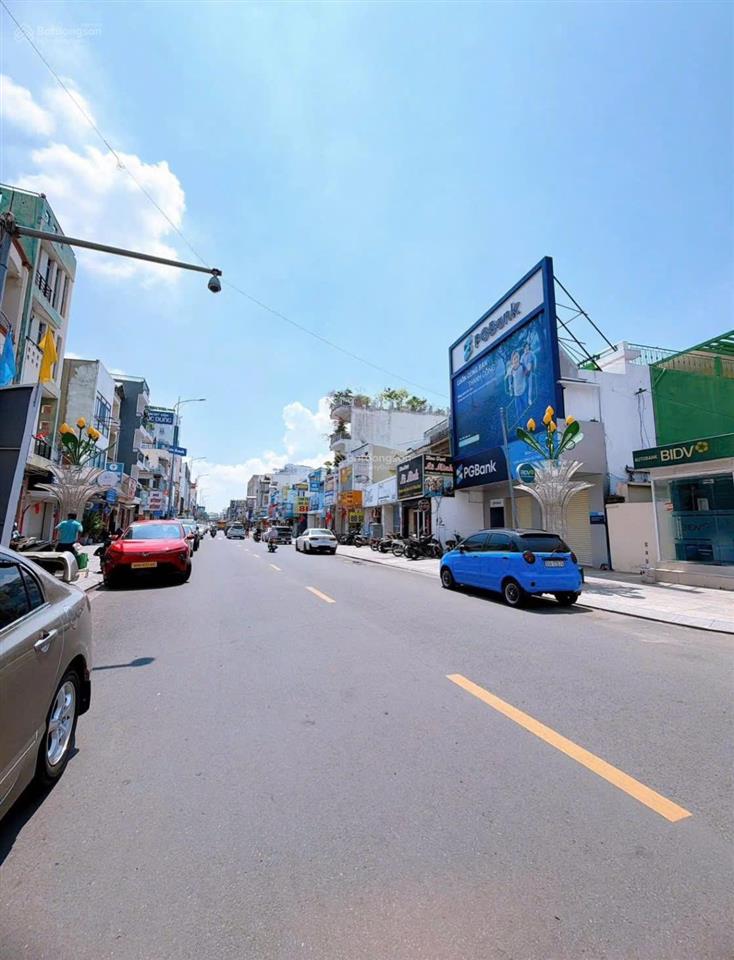 Bán nhà mặt tiền vip đường 30/4 vòng xoay biên hùngubnd tp.đồng nai, 97m², 12,5 tỷ, 0906 694 ***