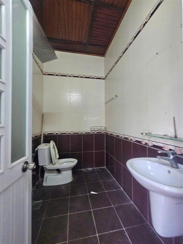 Cho thuê nhà phố đường phạm văn thuận, p. thống nhất cũ. dt 133m2, 35tr/tháng,  0906 694 ***