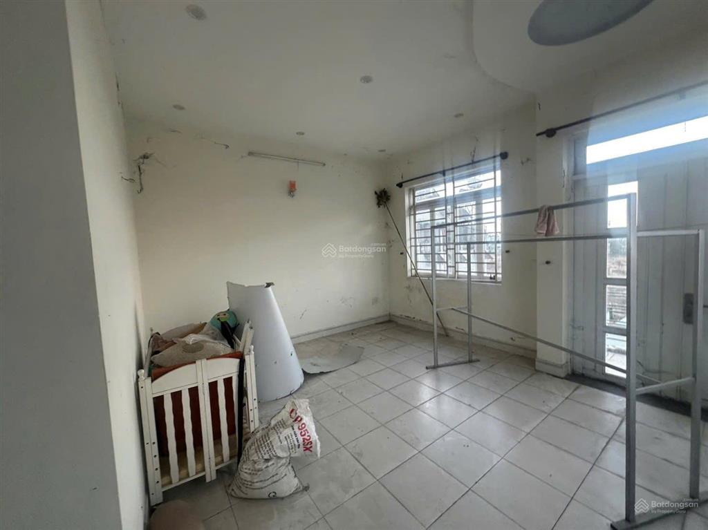Bán nhà 1 trệt 2 lầu gần chợ tân biên, dt 89m², 3,99 tỷ,  0906 694 ***