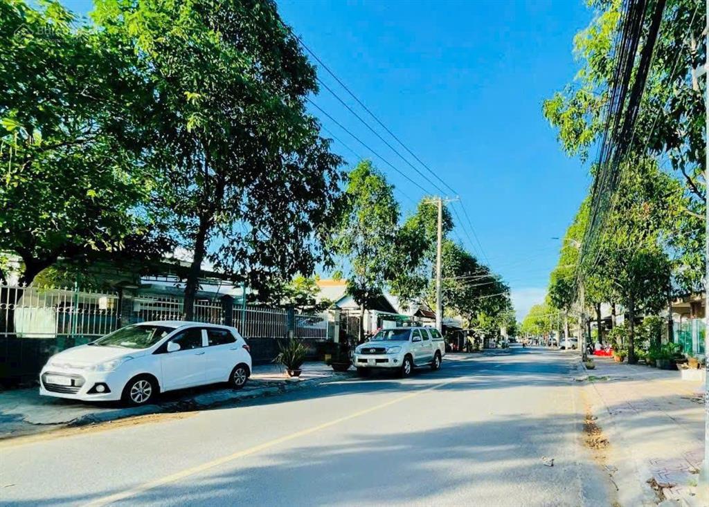Bán biệt thự 229m2 đường nguyễn thành đồng p. thống nhất, 10,9 tỷ,  0906 694 ***