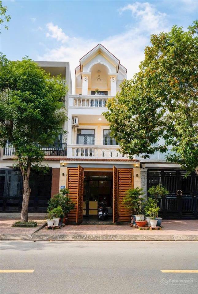 Bán căn nhà đẹp 1 trệt 2 lầu kdc bửu long gần song ngữ lạc hồng