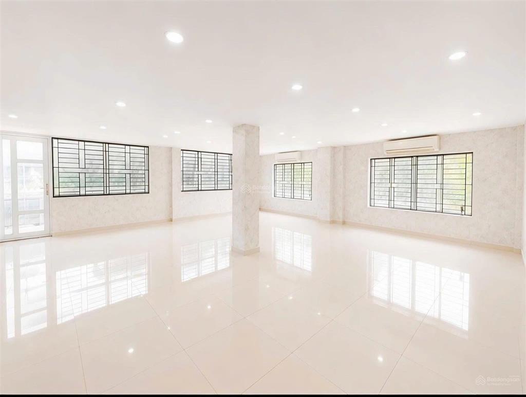 Cho thuê tòa nhà góc 2 mặt tiền d2d biên hòa 0906 694 ***