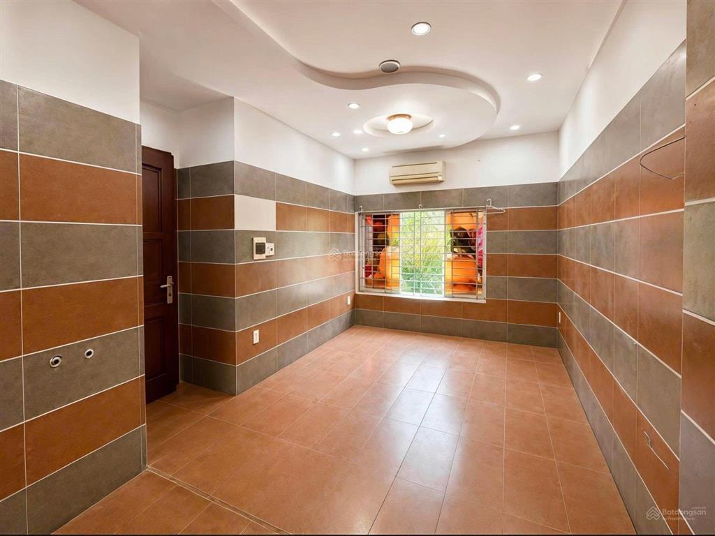 Cho thuê tòa nhà góc 2 mặt tiền d2d biên hòa 0906 694 ***