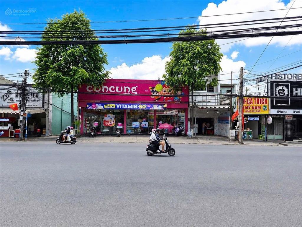 Cho thuê mặt tiền đường lớn ngay ngã 3 tam hiệp