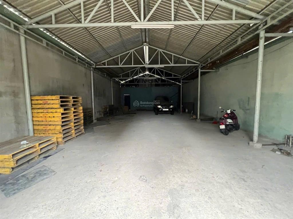 Cho thuê kho ngay khu dân cư gần chợ bửu long