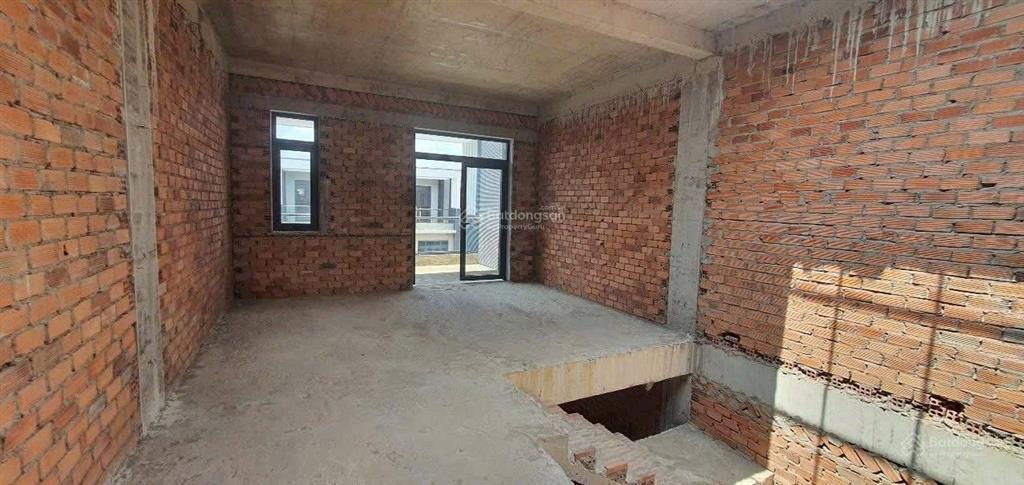 Bán nhà thô 1 trệt 2 lầu  bửu long 3