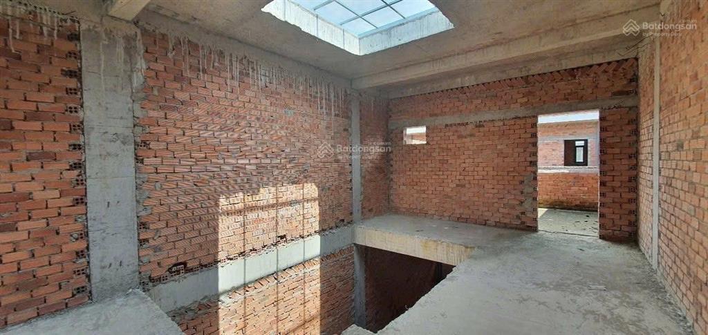 Bán nhà thô 1 trệt 2 lầu  bửu long 3