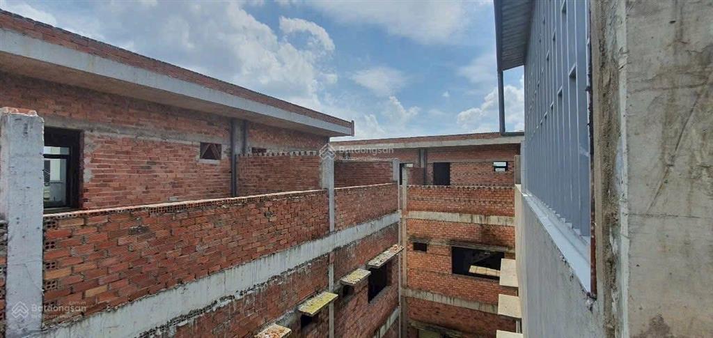 Bán nhà thô 1 trệt 2 lầu  bửu long 3