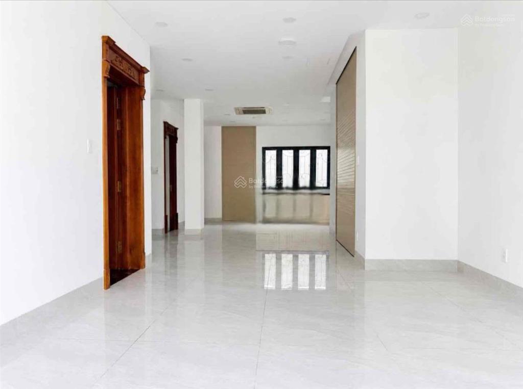 Cho thuê biệt thự trung tâm biên hòa. có thang máy chỉ 25 triệu