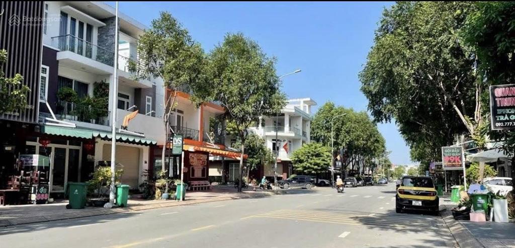 Cho thuê nhà 1 trệt 2 lầu mặt tiền đường n1 khu dân cư d2d