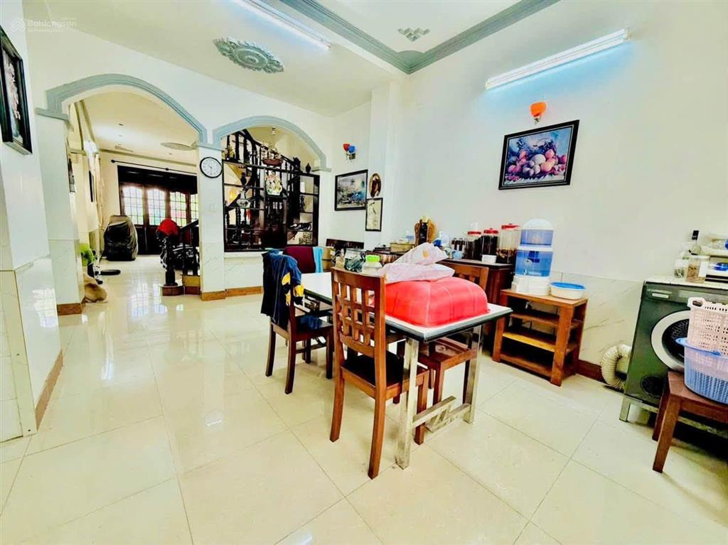 Bán nhà bt 1 trệt 1 lầu ngay sát đường bờ kè mới p. bửu long. dt 160m2, 12 tỷ,  0906 694 ***
