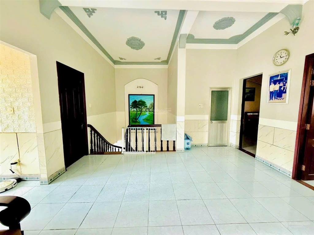 Bán nhà bt 1 trệt 1 lầu ngay sát đường bờ kè mới p. bửu long. dt 160m2, 12 tỷ,  0906 694 ***