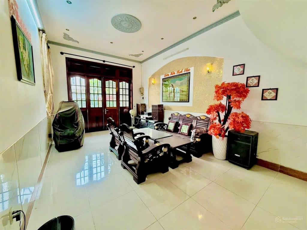 Bán nhà bt 1 trệt 1 lầu ngay sát đường bờ kè mới p. bửu long. dt 160m2, 12 tỷ,  0906 694 ***
