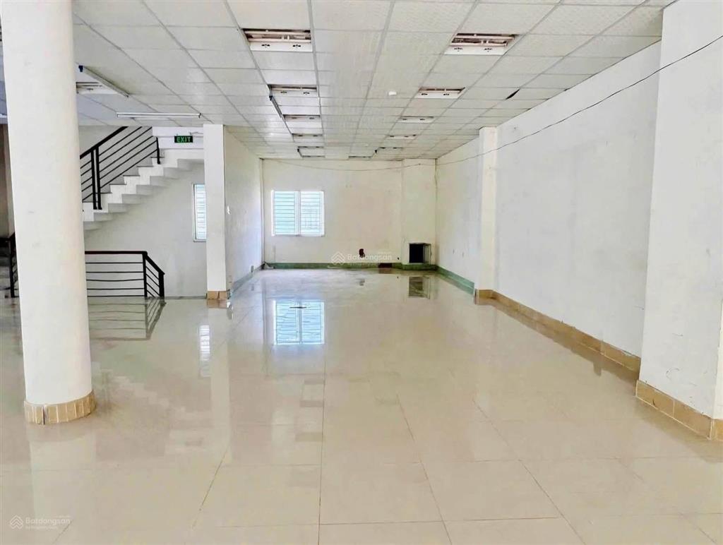 Cho thuê nhà 1 trệt 1 lầu ngang 15 mét đường nguyễn ái quốc  p. quang vinh