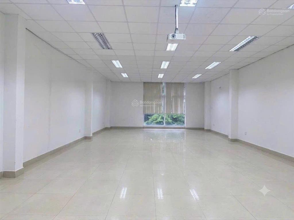 Cho thuê tòa nhà 1 hầm 4 lầu có thang máy mặt tiền đường phạm văn thuận p. tam hiệp