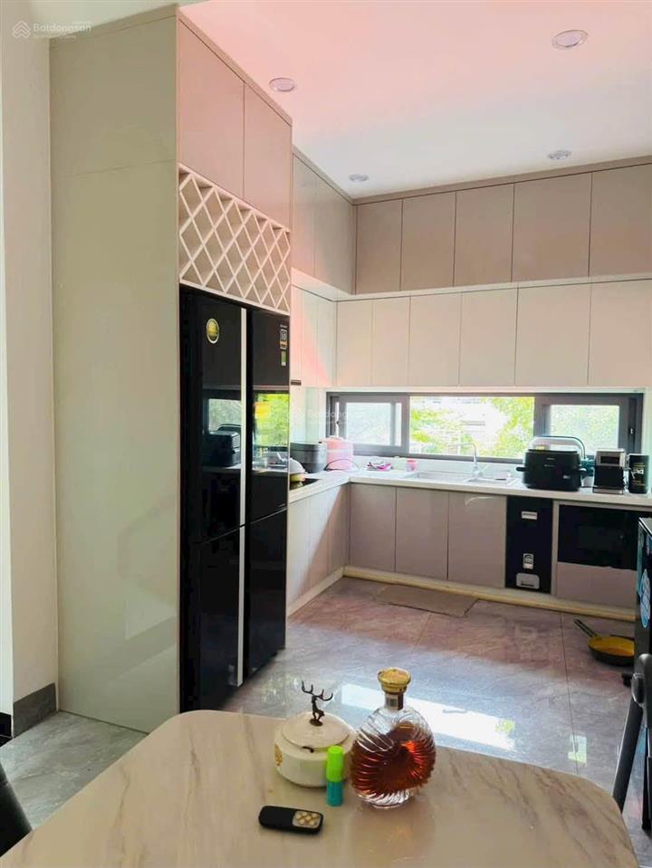 Giảm gần 600 triệu  nhà 1 trệt 3 lầu full nội thất mặt tiền đường huỳnh văn nghệ  p. bửu long