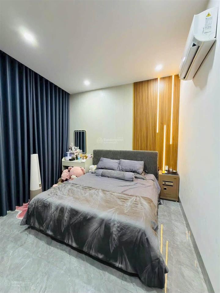 Giảm gần 600 triệu  nhà 1 trệt 3 lầu full nội thất mặt tiền đường huỳnh văn nghệ  p. bửu long
