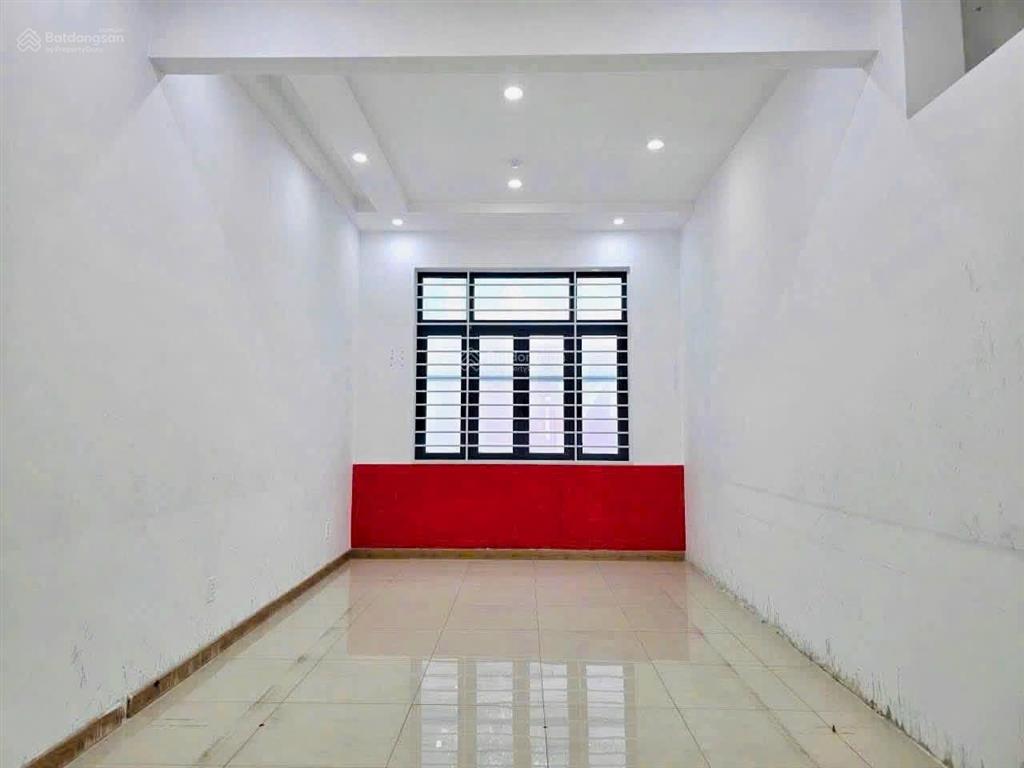 Bán tòa nhà 5 tầng và sân thượng, mặt tiền kinh doanh đường trương định, phường tam hiệp