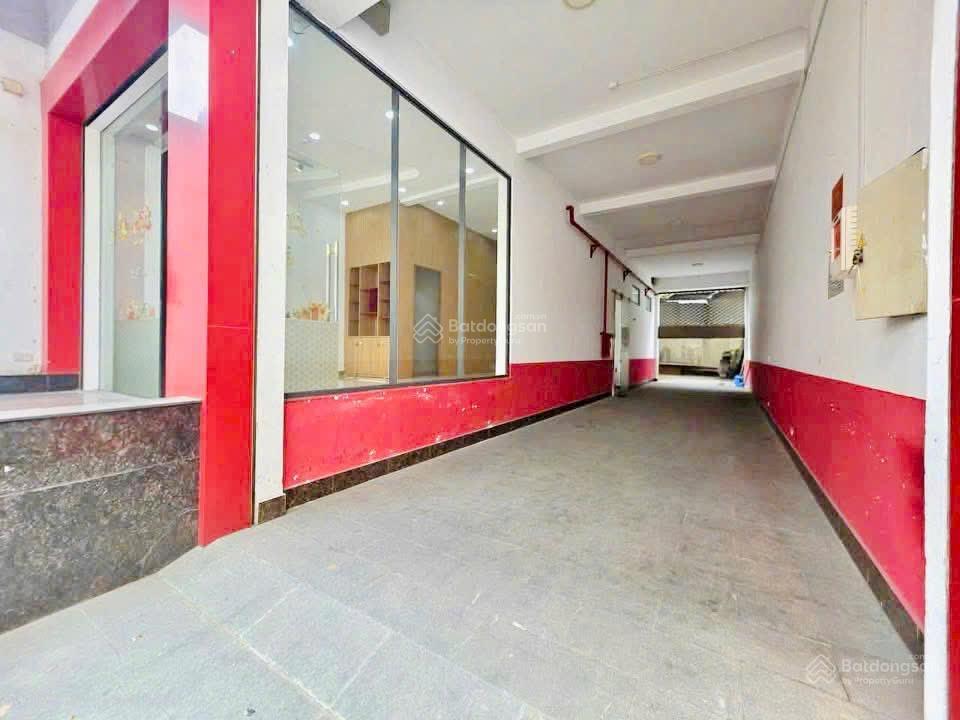 Bán tòa nhà 5 tầng và sân thượng, mặt tiền kinh doanh đường trương định, phường tam hiệp
