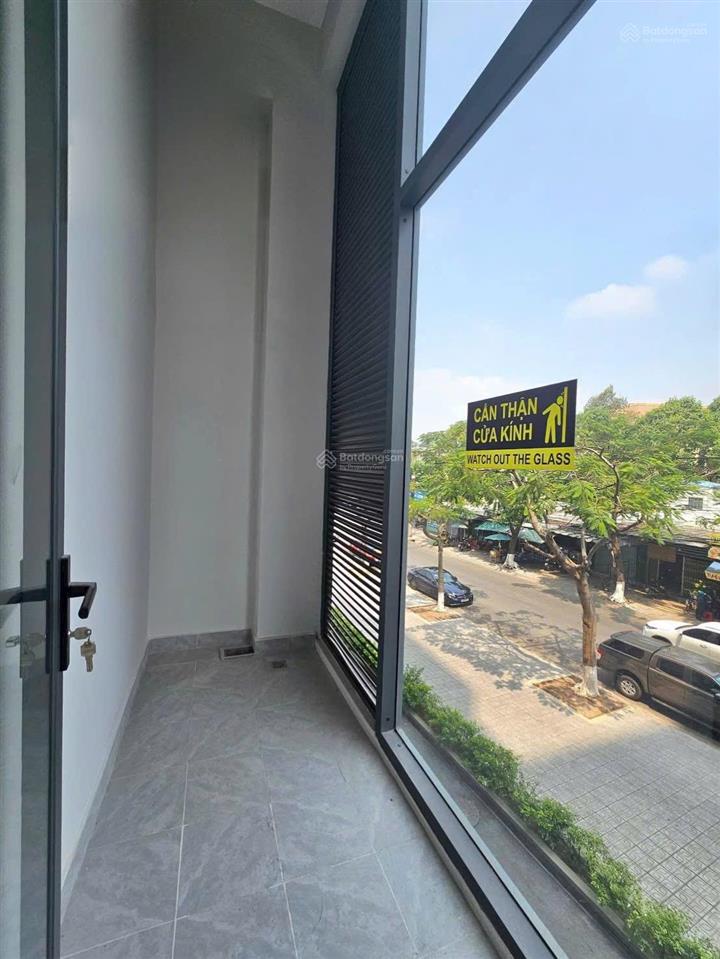 Cho thuê shophouse ngay khu trung tâm thương mại. phường quang vinh