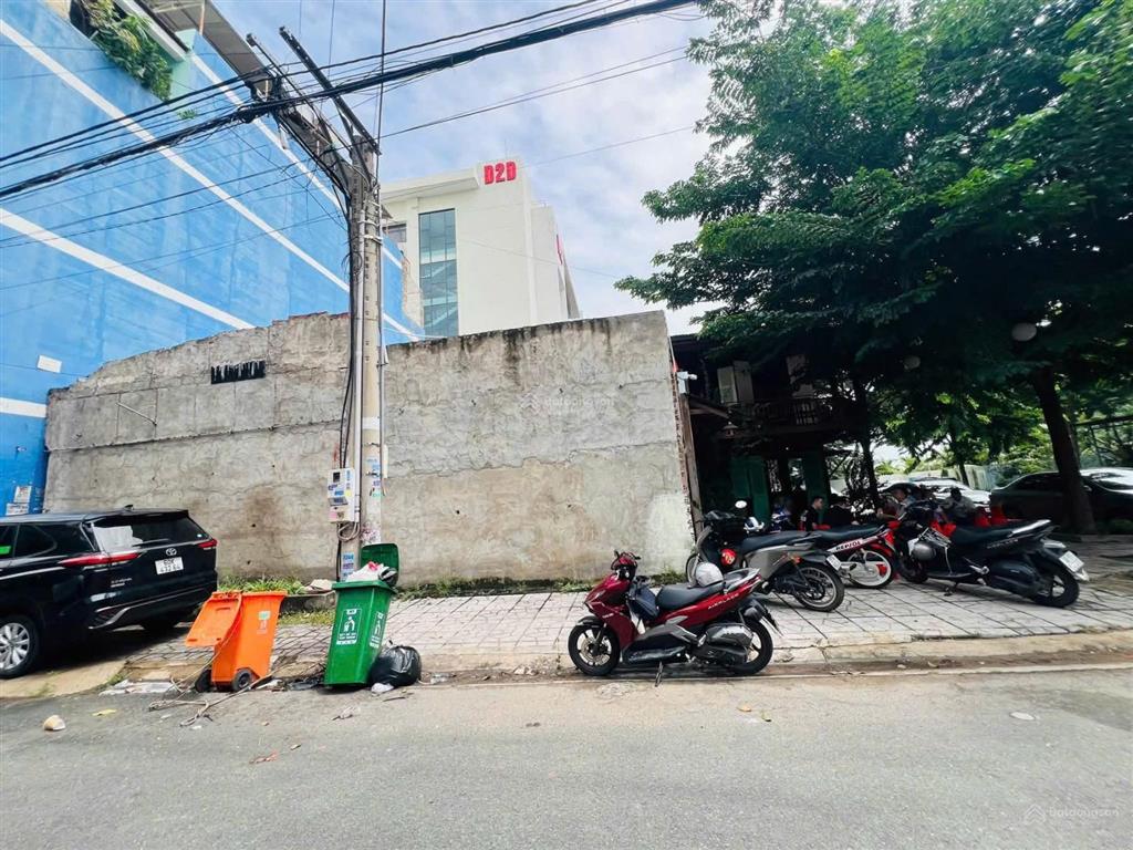Cho thuê lô liền kề khu đất d2d trục d9 giáp với n9