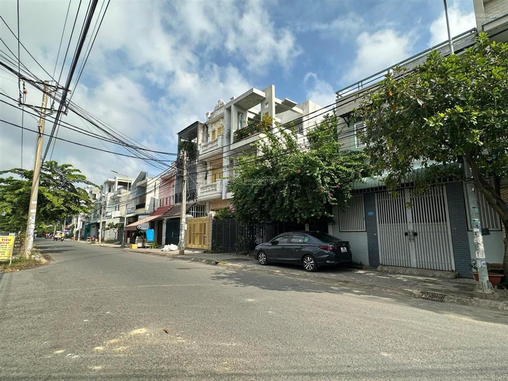 Bán nhà mới 1 trệt 1 lầu sân xe hơi tđc quang vinh. dt 79,8m2, 5,5 tỷ,  0906 694 ***
