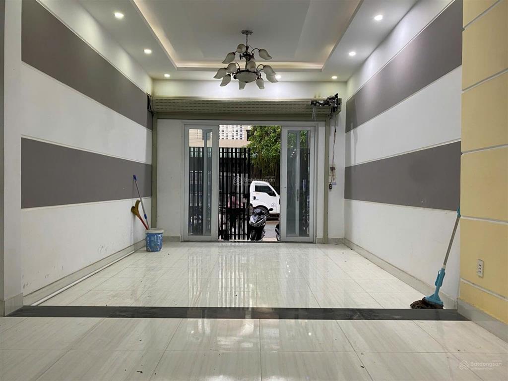 Bán nhà mới 1 trệt 1 lầu sân xe hơi tđc quang vinh. dt 79,8m2, 5,5 tỷ,  0906 694 ***