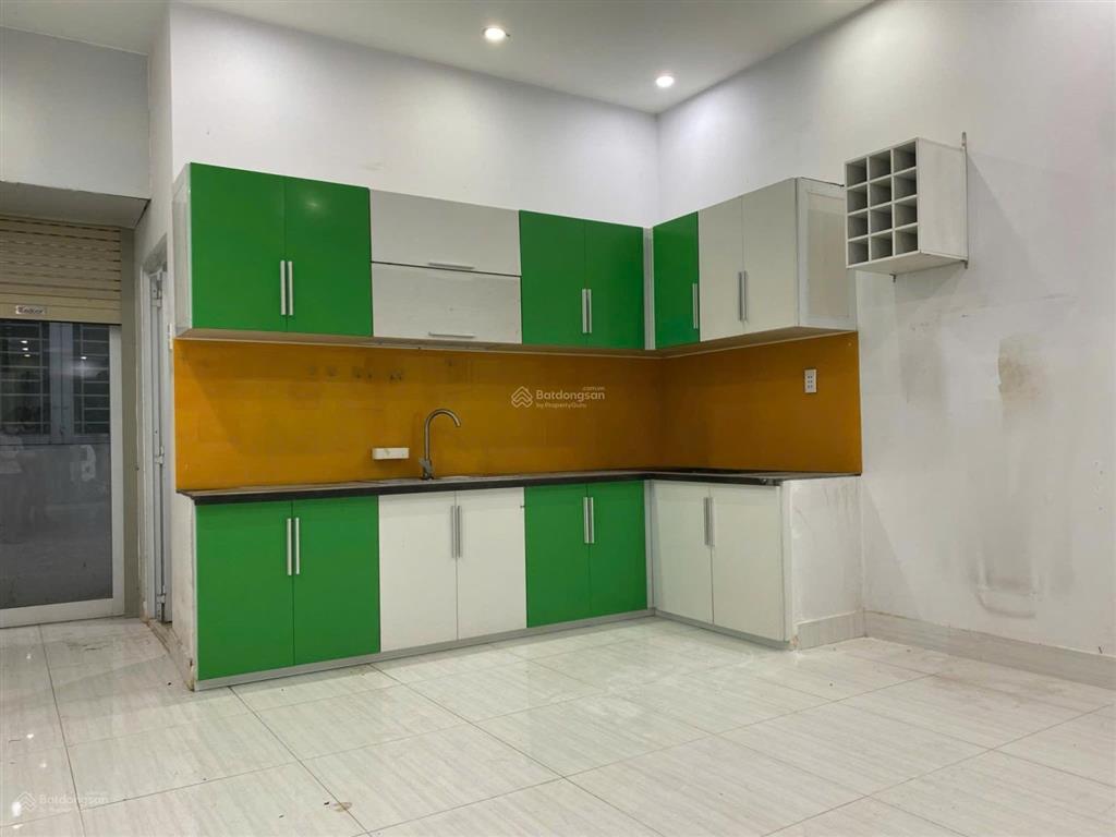 Bán nhà mới 1 trệt 1 lầu sân xe hơi tđc quang vinh. dt 79,8m2, 5,5 tỷ,  0906 694 ***