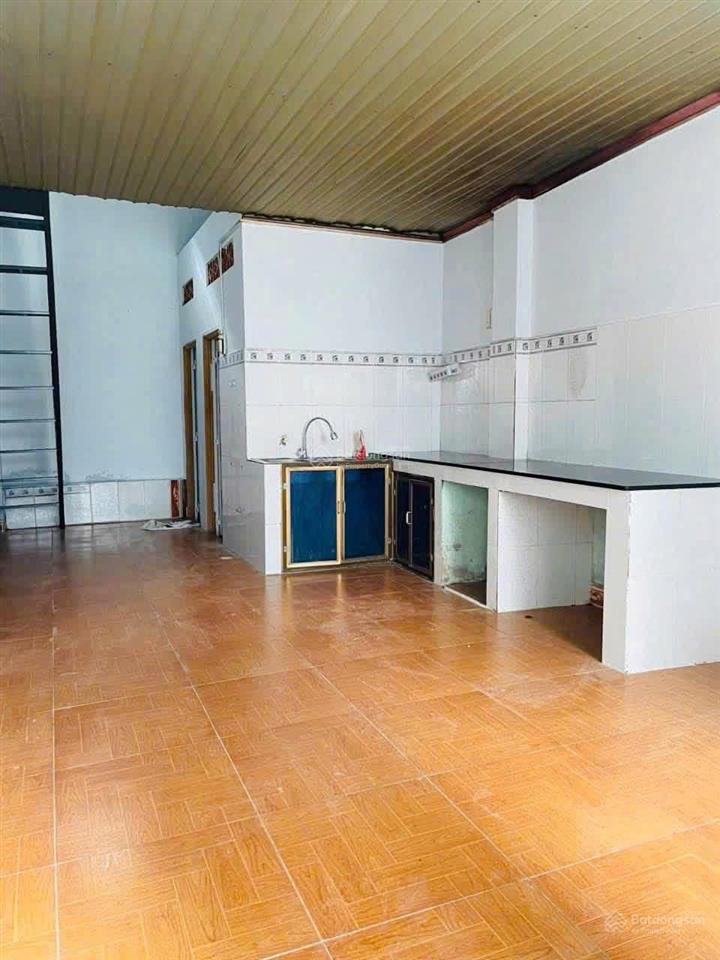 Bán căn nhà cấp 4 gần ngay đường lý văn sâm, p. tam hiệp. dt 103m2, nở hậu 3,9m, 3,9 tỷ, 0906 694 ***
