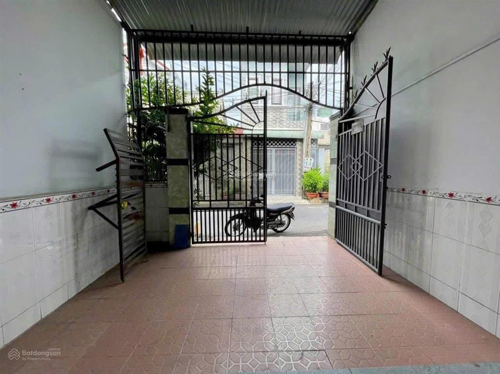 Bán căn nhà cấp 4 gần ngay đường lý văn sâm, p. tam hiệp. dt 103m2, nở hậu 3,9m, 3,9 tỷ, 0906 694 ***