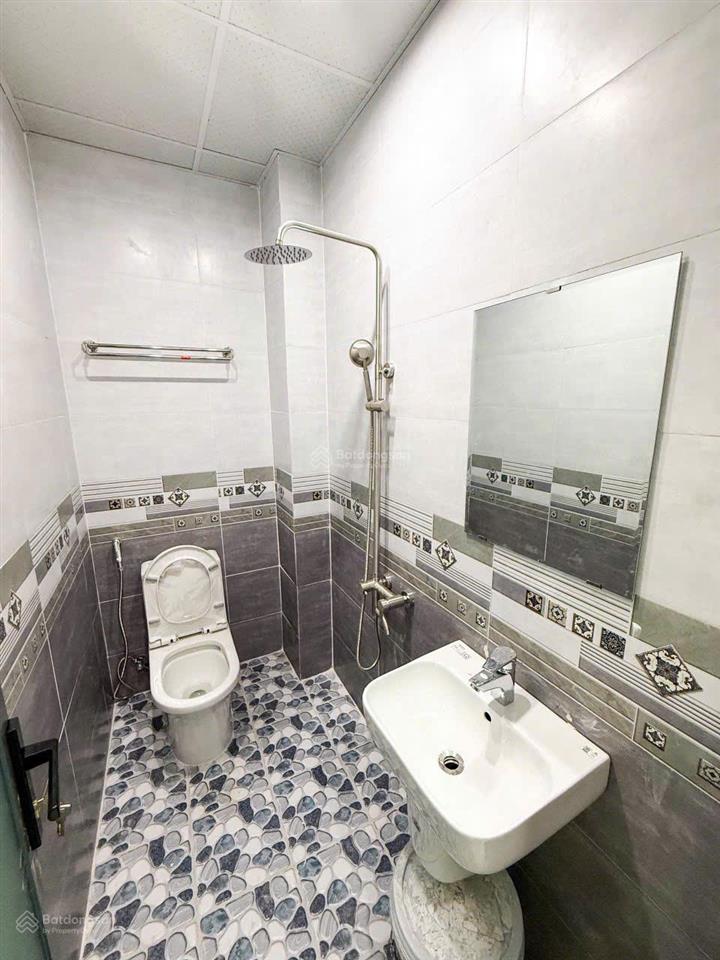 Bán nhà lầu p. tân phong gần chợ phúc hải đường xe hơi, dt 60m2, 3,2 tỷ,  0906 694 ***