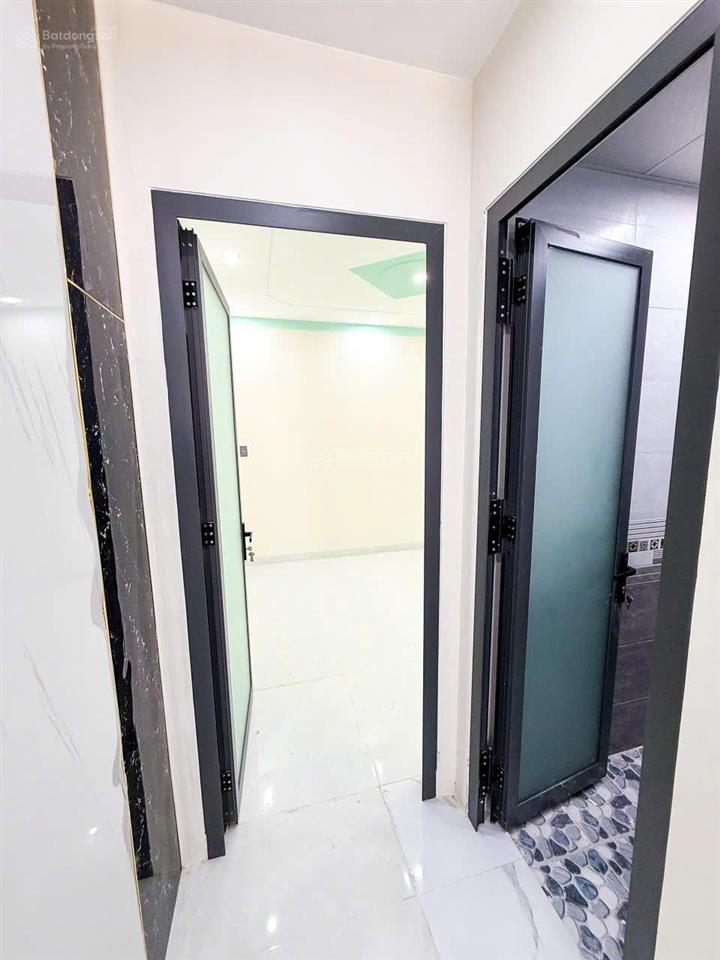 Bán nhà lầu p. tân phong gần chợ phúc hải đường xe hơi, dt 60m2, 3,2 tỷ,  0906 694 ***