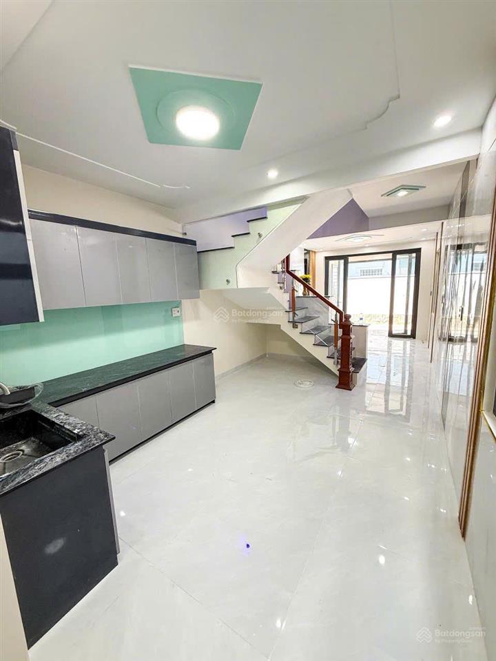 Bán nhà lầu p. tân phong gần chợ phúc hải đường xe hơi, dt 60m2, 3,2 tỷ,  0906 694 ***