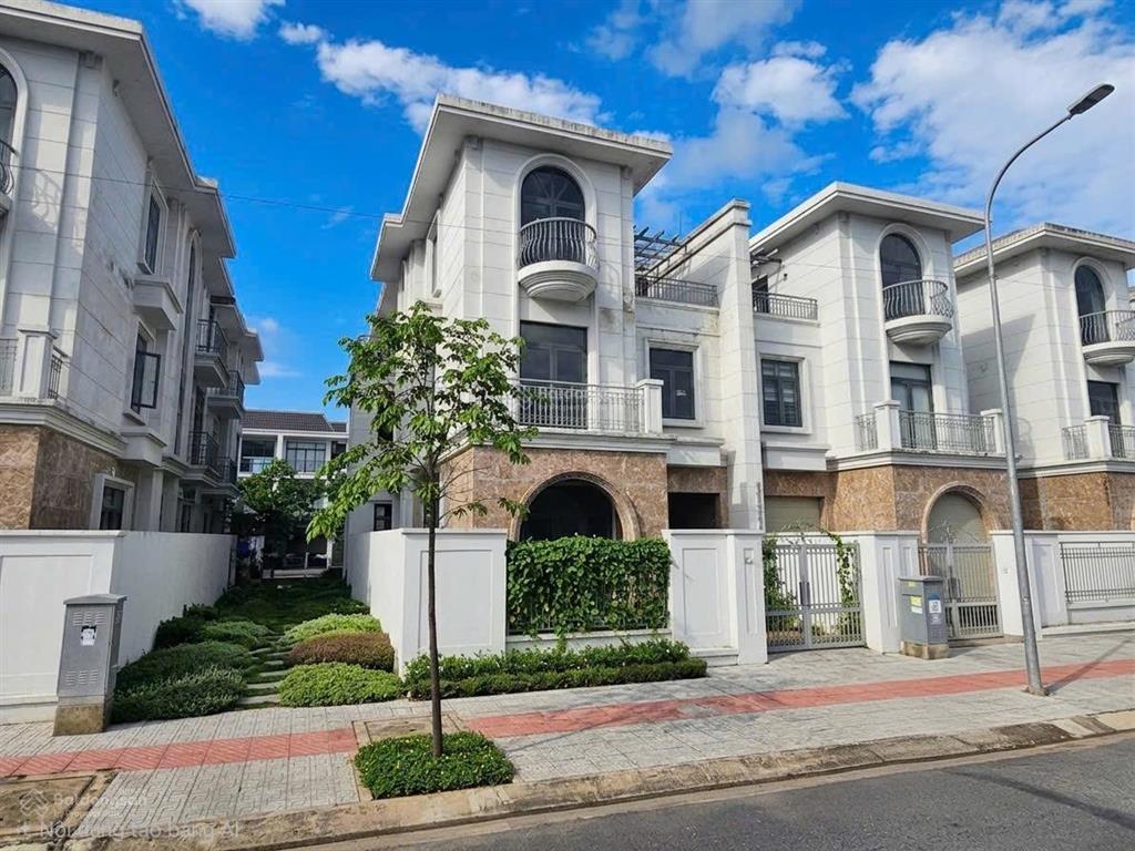 Nhà liền kề vườn 1 trệt 2 lầu căn góc thoát hiểm kdc bửu long 3.  0906 694 ***