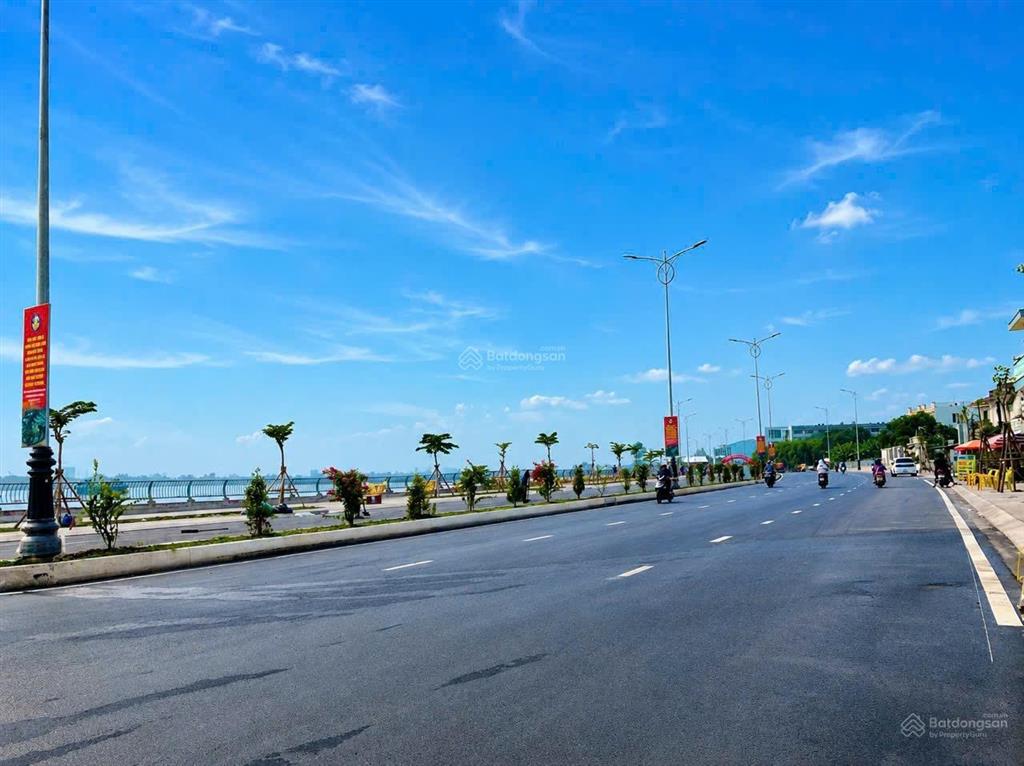 Lô đất ngang 7,6 mét mặt tiền đường bờ kè mới bửu long gần đại học  cs1