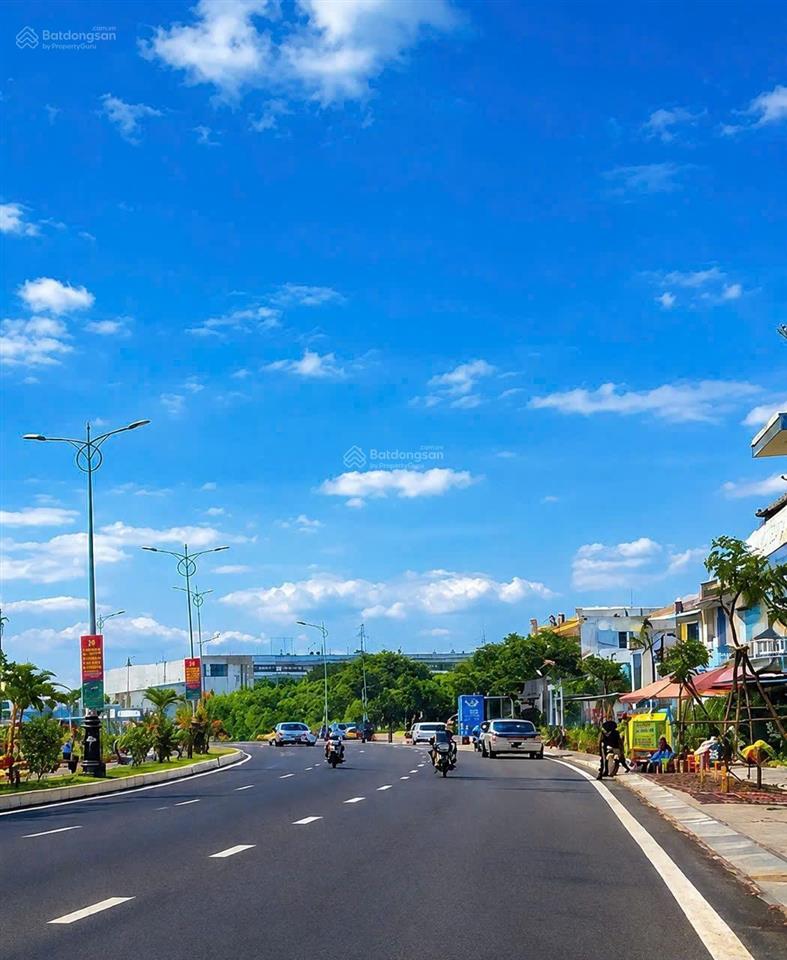 Lô đất ngang 7,6 mét mặt tiền đường bờ kè mới bửu long gần đại học  cs1