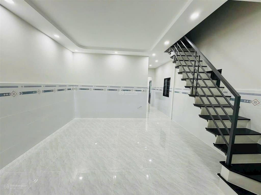 Bán nhà 1 trệt 1 lầu sát bên chợ tân phong sổ riêng, đã hoàn công. dt 77,6m2, 4,2 tỷ,  0906 694 ***