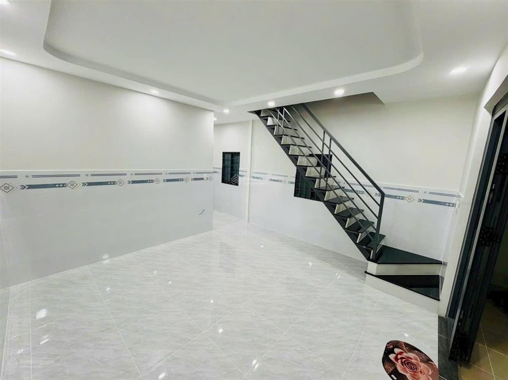 Bán nhà 1 trệt 1 lầu sát bên chợ tân phong sổ riêng, đã hoàn công. dt 77,6m2, 4,2 tỷ,  0906 694 ***