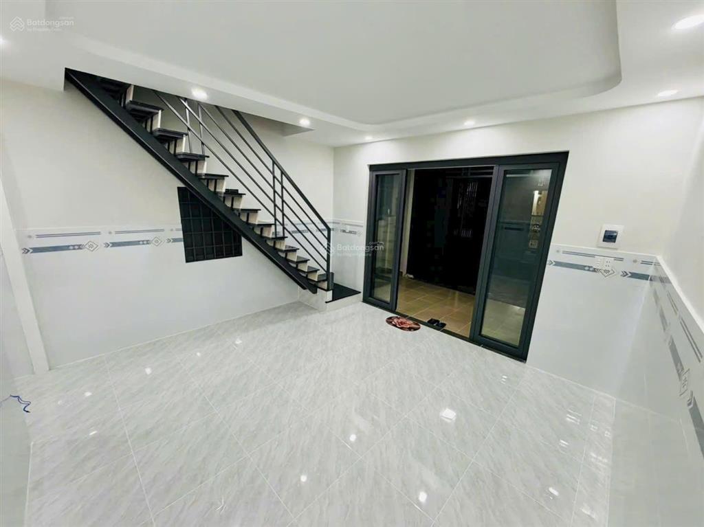 Bán nhà 1 trệt 1 lầu sát bên chợ tân phong sổ riêng, đã hoàn công. dt 77,6m2, 4,2 tỷ,  0906 694 ***