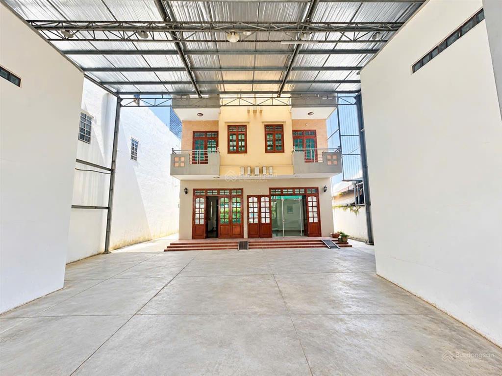 Cho thuê nhà ngay chợ lý văn sâm, phường tam hiệp. dt 250m2, 22tr/tháng,  0906 694 ***